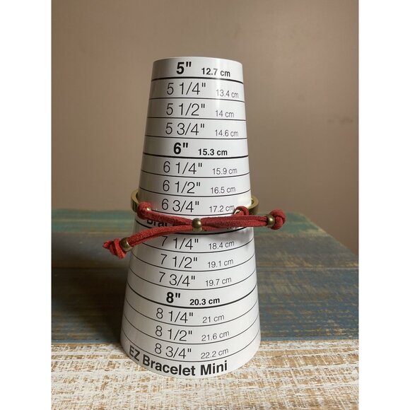 Harry Potter Gryffindor Bracelet With Red Suede Cord - Picture 2 of 3